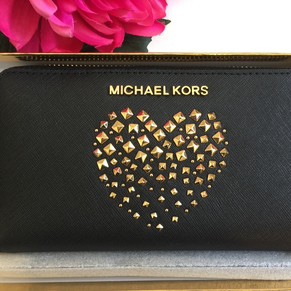 Authentic Michael Kors Multifunction Wallet - Picture 2 of 6